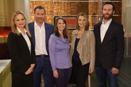 Die ExpertInnen mit Barbara Stöckl v.l.n.r.: Mag.a Karina Matzinger, Mag. Aaron Kampusch, Mag.a Verena Antes, Barbara Stöckl, Mag. Georg Hafner