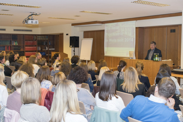 Prim. Dr. Elmar Windhager – Vorstellung der Psychiatrie am Klinikum