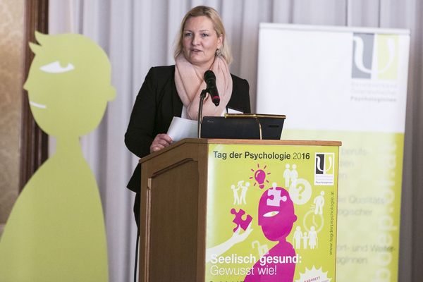 ​Vizepräsidentin Mag.a Veronika Holzgruber bei ihrer Eröffnungsrede​