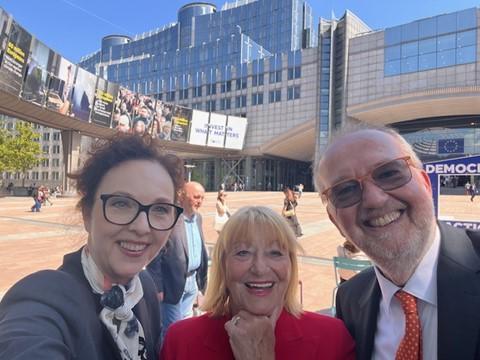 v.l.n.r.: BÖP-Vizepräsidentin Mag.a Christina M. Beran, BÖP-Präsidentin ao. Univ.-Prof.in Dr.in Beate Wimmer-Puchinger und EFPA-Präsident Prof. Dr. Christoph Steinebach