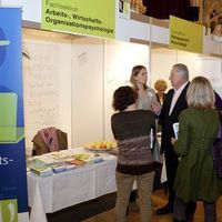 Der Bundminister im Gespräch mit Arbeitspsychologinnen